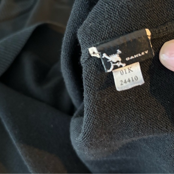 Oakley Women’s black knit sweater. Size small - Picture 2 of 15